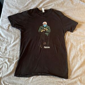 S Bernie Sanders in Mittens T-shirt